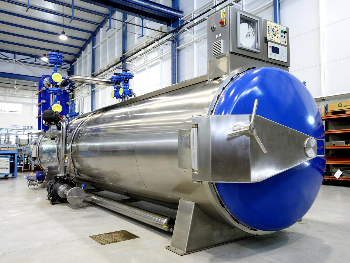 Large Industrial Autoclave for Manufacturing